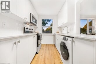 232 Elm St in St Thomas, ON - Building Photo - Building Photo