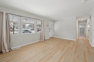 26 Normandy Dr E in Chicago Heights, IL - Building Photo - Building Photo