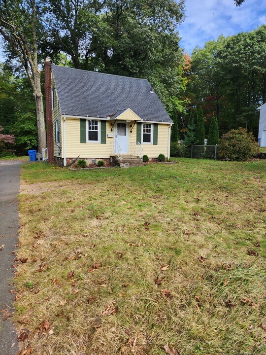 25 Cronin St in Bristol, CT - Building Photo