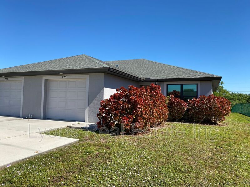 215 Cultural Park Blvd in Cape Coral, FL - Building Photo