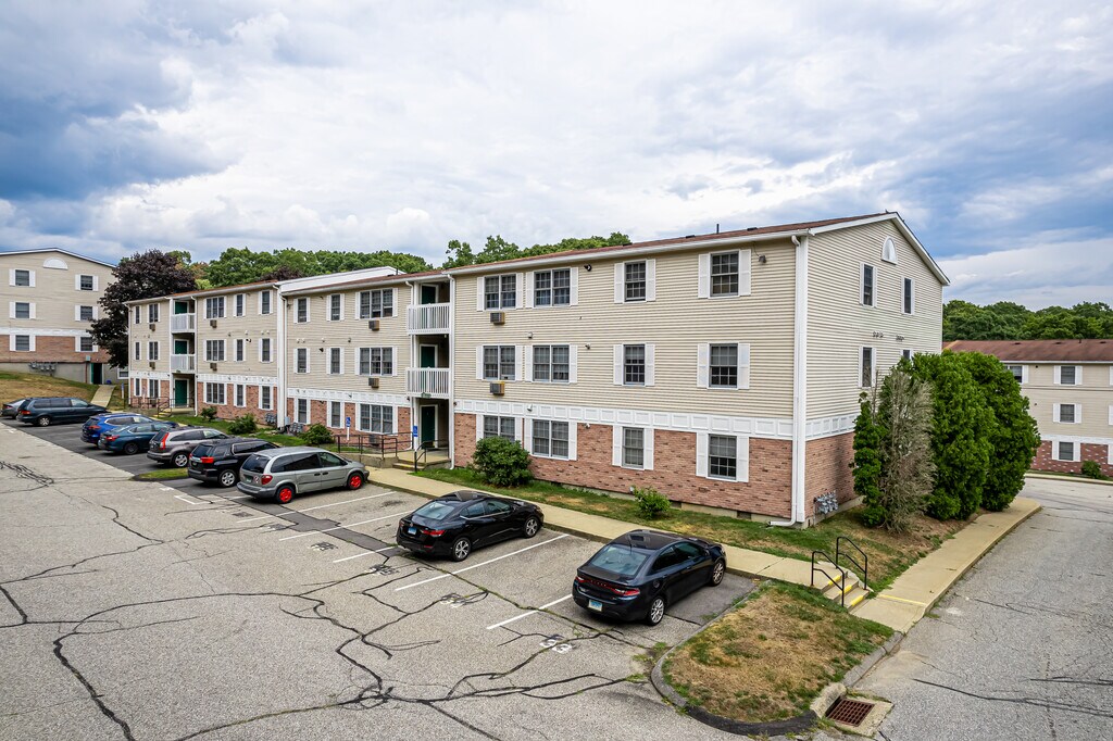 Summitwoods Apartments Norwich, CT Apartments