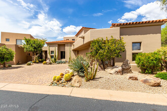 7500 E Boulders Pkwy in Scottsdale, AZ - Foto de edificio - Building Photo