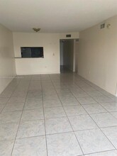 9911 W Okeechobee Rd in Hialeah, FL - Building Photo - Building Photo