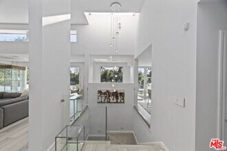 641 Walther Way in Los Angeles, CA - Building Photo - Building Photo