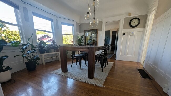 property at 3057 Lynde St