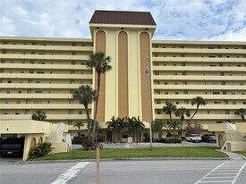 4725 Cove Cir in St. Petersburg, FL - Building Photo