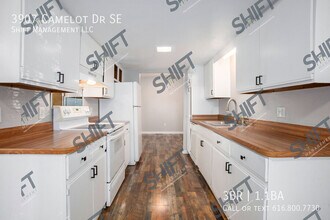 3907 Camelot Dr SE in Grand Rapids, MI - Building Photo - Building Photo