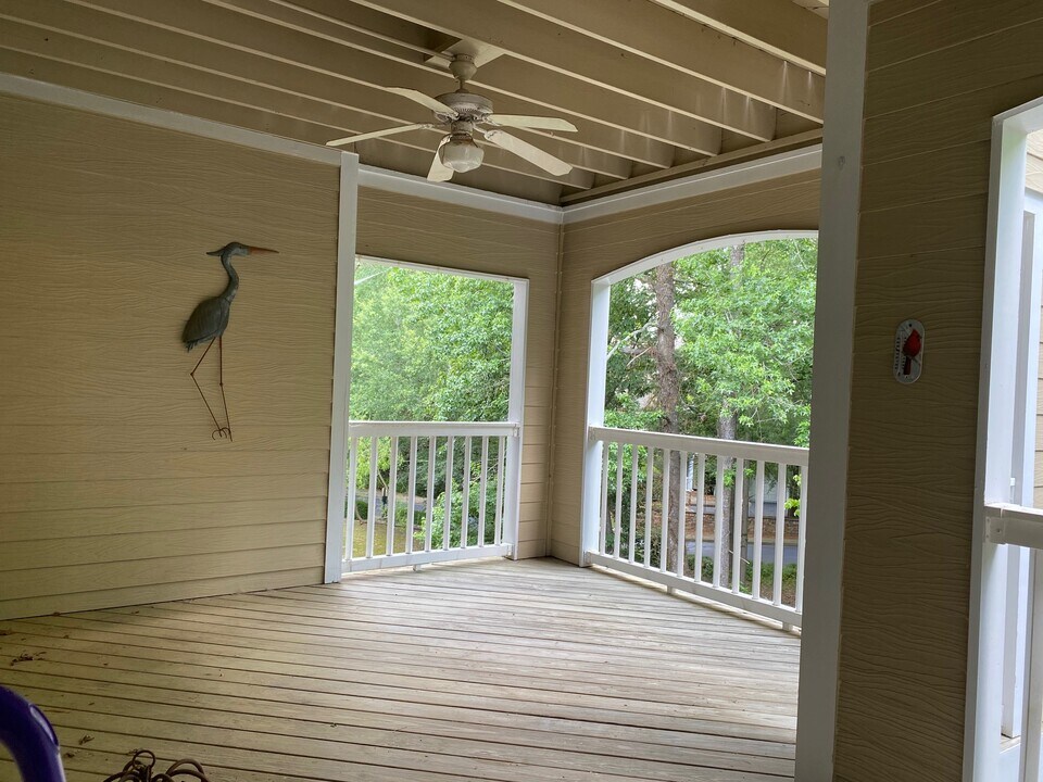 525 Sandringham Dr in Alpharetta, GA - Building Photo