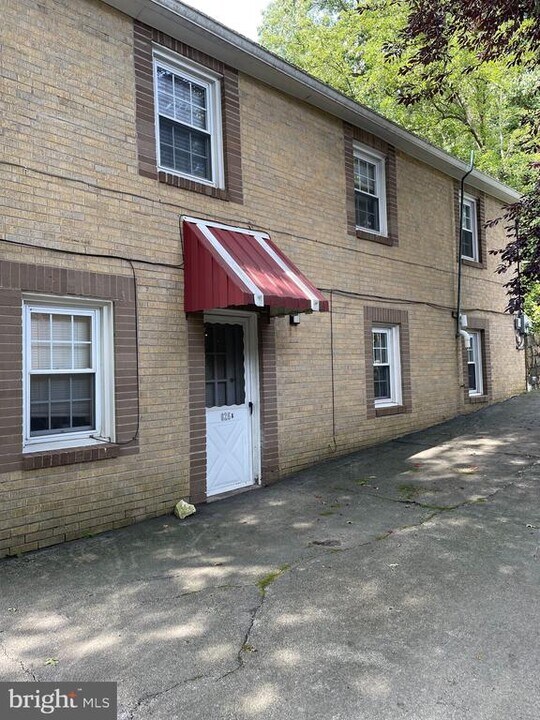 625 Lakeside Ave in Havertown, PA - Building Photo