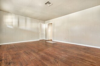 1216 E Campbell St in Edmond, OK - Building Photo - Building Photo