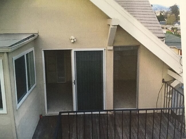 65 Garland Ave, Unit A in Oakland, CA - Building Photo - Building Photo