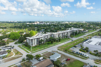 Starlite Condo in Boca Raton, FL - Building Photo - Building Photo