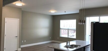 12 E Carpenter St in Athens, OH - Foto de edificio - Building Photo