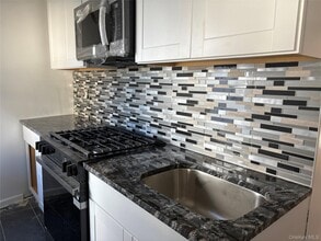 87 Ashford Ave in Dobbs Ferry, NY - Building Photo - Building Photo