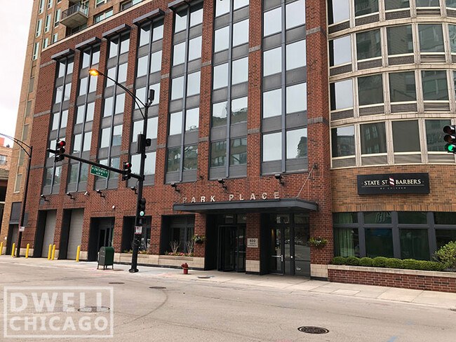 600 N Kingsbury St, Unit 808 in Chicago, IL - Building Photo - Building Photo