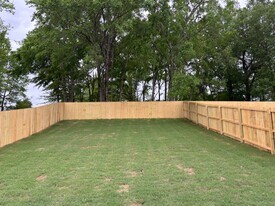 224 Blue Bird Ln in Mineola, TX - Building Photo