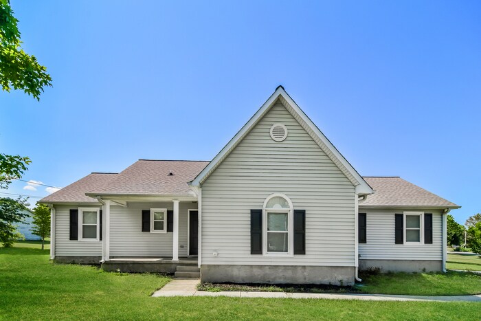 12661 Dickens Ln in Madison, AL - Building Photo