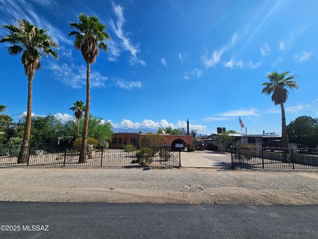 property at 8933 E Old Spanish Trail