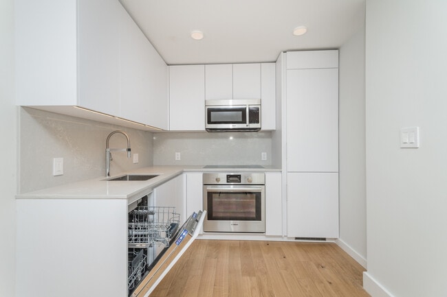 333 Harvard St, Unit 5 in Cambridge, MA - Building Photo - Building Photo