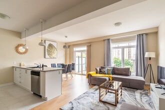 500 Green Rd, Unit SI ID1503156P in Hamilton, ON - Building Photo - Building Photo