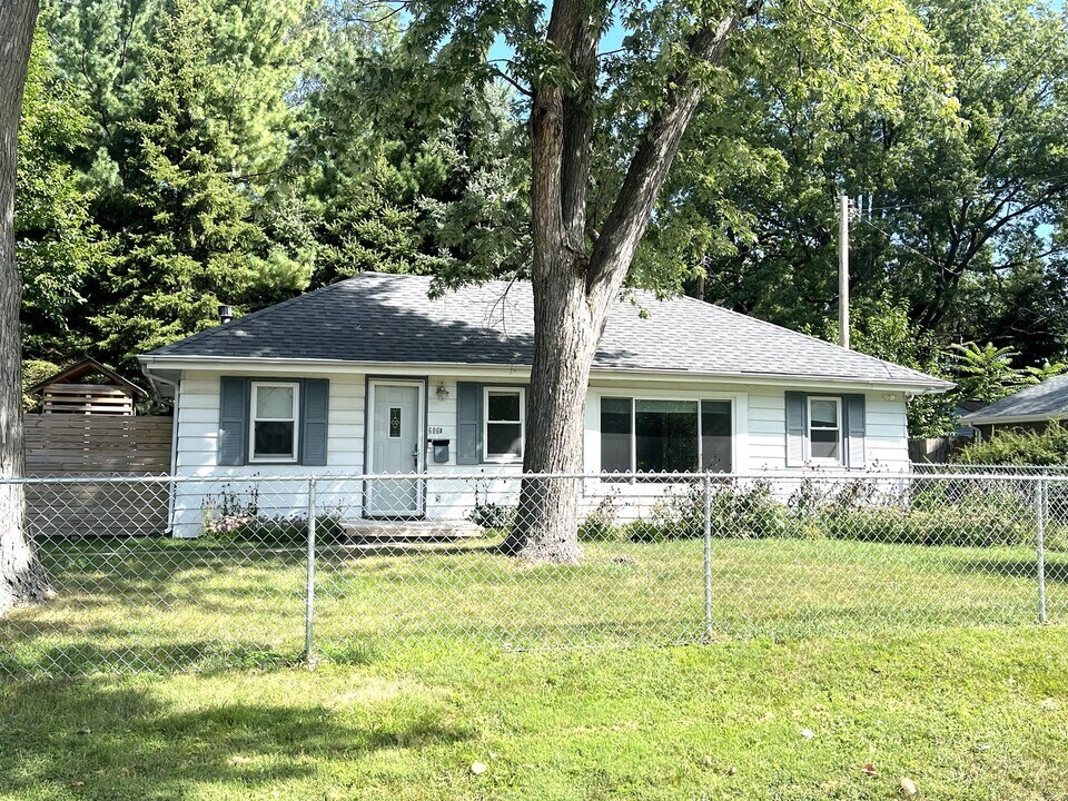 606 Cullom St in Normal, IL - Building Photo