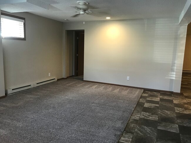 102 14th St, Unit 0 in Marion, IA - Building Photo - Building Photo