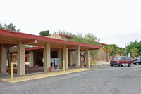 Villa Holiday Apartments in El Paso, TX - Building Photo - Building Photo