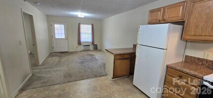 517 Hickory St-Unit -28 in Hudson, NC - Building Photo - Building Photo
