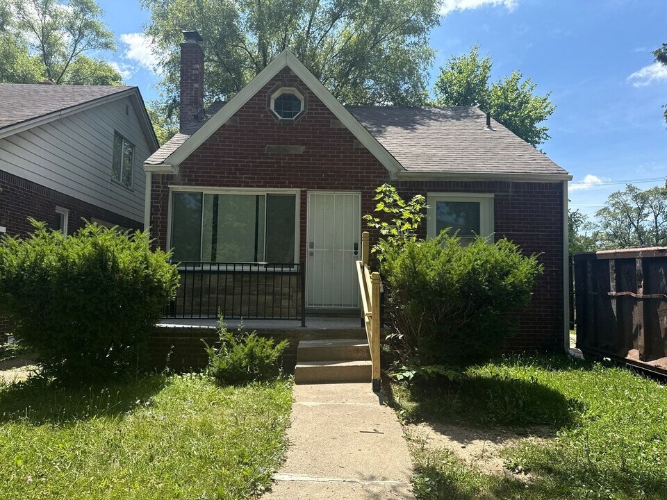 14910 E State Fair Ave in Detroit, MI - Building Photo