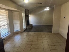 109 E Blancas Dr in Copperas Cove, TX - Foto de edificio - Building Photo