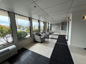 235 W Park Ave in Long Beach, NY - Building Photo - Building Photo