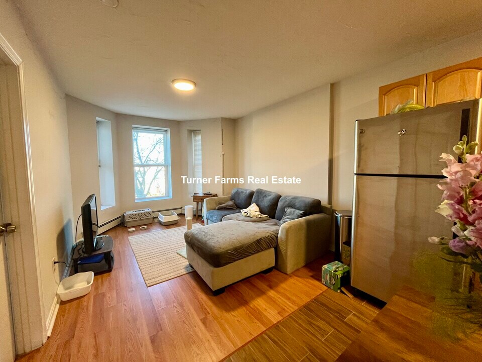 41 Hammond St, Unit 4 in Boston, MA - Building Photo