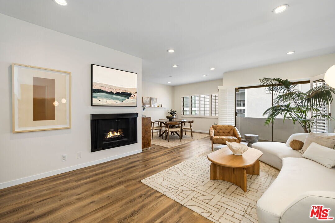 11928 Kiowa Ave in Los Angeles, CA - Building Photo