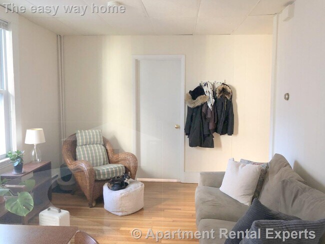 20 Mossland St, Unit 1 in Somerville, MA - Building Photo - Building Photo