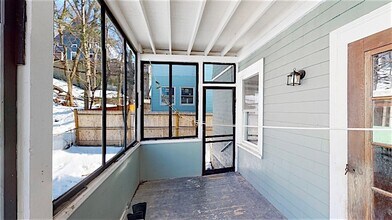 243 Summer St, Unit 1 in Somerville, MA - Foto de edificio - Building Photo