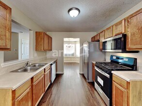 921 Reda Ct in Mcdonough, GA - Building Photo - Building Photo