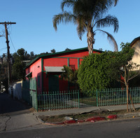 314-324 1/2 N Avenue 51 in Los Angeles, CA - Foto de edificio - Building Photo