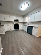 404 Melton Dr in Lonoke, AR - Building Photo - Building Photo