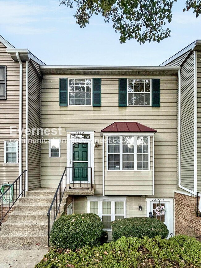 16321 Taconic Cir in Montclair, VA - Building Photo - Building Photo