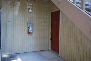 505 Cypress Point Dr in Mountain View, CA - Building Photo