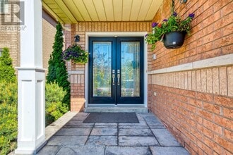 3465 Aquinas Ave in Mississauga, ON - Building Photo - Building Photo