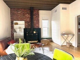 5262 Willowcrest Ave, Unit Willowcrest compound in North Hollywood, CA - Building Photo