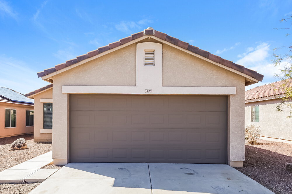14879 W Acapulco Ln in Surprise, AZ - Building Photo
