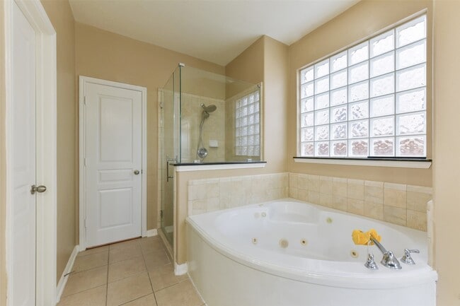 18111 Blues Point Dr