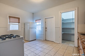 1995 Main St in Bridgeport, CT - Building Photo - Building Photo