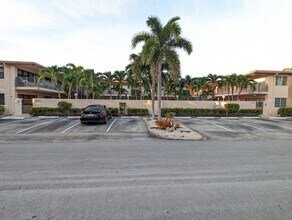 2451 NE 49th St, Unit 104 in Fort Lauderdale, FL - Building Photo - Building Photo