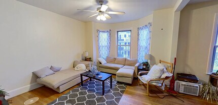 216 Freeman St, Unit 2 in Brookline, MA - Foto de edificio - Building Photo