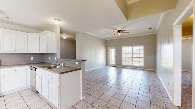 2404 Trace Meadows in College Station, TX - Foto de edificio - Building Photo