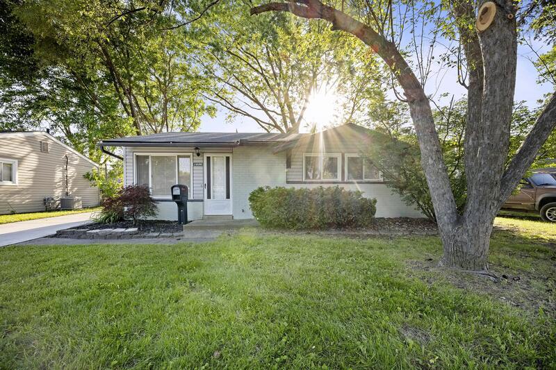 1636 Flynn St in Westland, MI - Foto de edificio