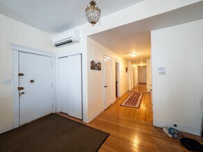 481 Boylston St, Unit 1W in Brookline, MA - Building Photo - Building Photo